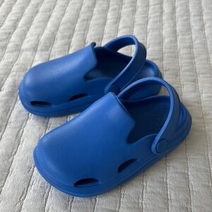 Blue Water Shoes with Ventilation and Adjustable Strap